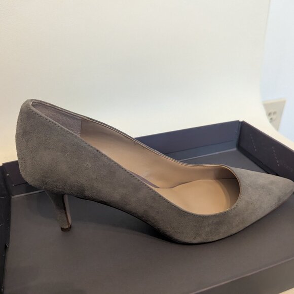 NEW Ann Taylor gray suede pumps, size 7.5 - Picture 4 of 5